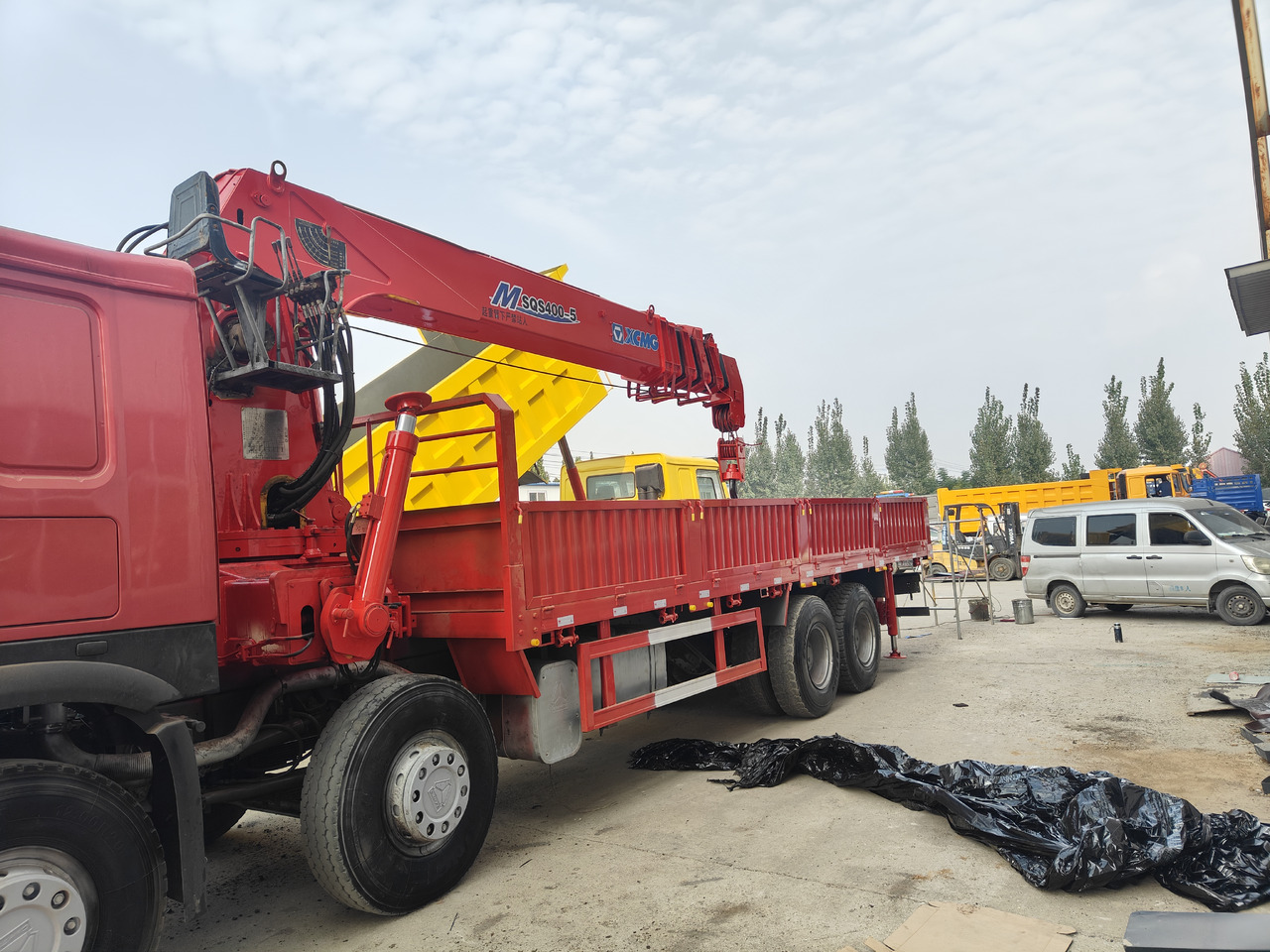 SINOTRUK HOWO 8X4 16 TONS CLICK HERE FOR DISCOUNT - Auto s hydraulickou rukou: obrázek 4 SINOTRUK HOWO 8X4 16 TONS CLICK HERE FOR DISCOUNT - Auto s hydraulickou rukou: obrázek 4