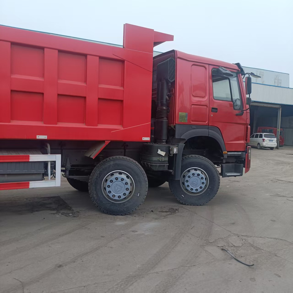 SINOTRUK HOWO 8x4 CLICK HERE FOR DISCOUNT - Sklápěč: obrázek 3 SINOTRUK HOWO 8x4 CLICK HERE FOR DISCOUNT - Sklápěč: obrázek 3