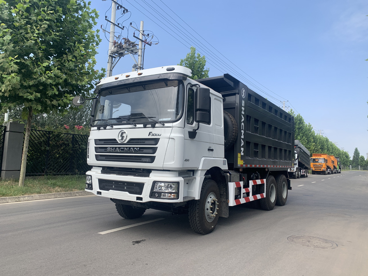 Shacman 6*4 Dump Truck New Brand Click for Discount - Sklápěč: obrázek 1 Shacman 6*4 Dump Truck New Brand Click for Discount - Sklápěč: obrázek 1