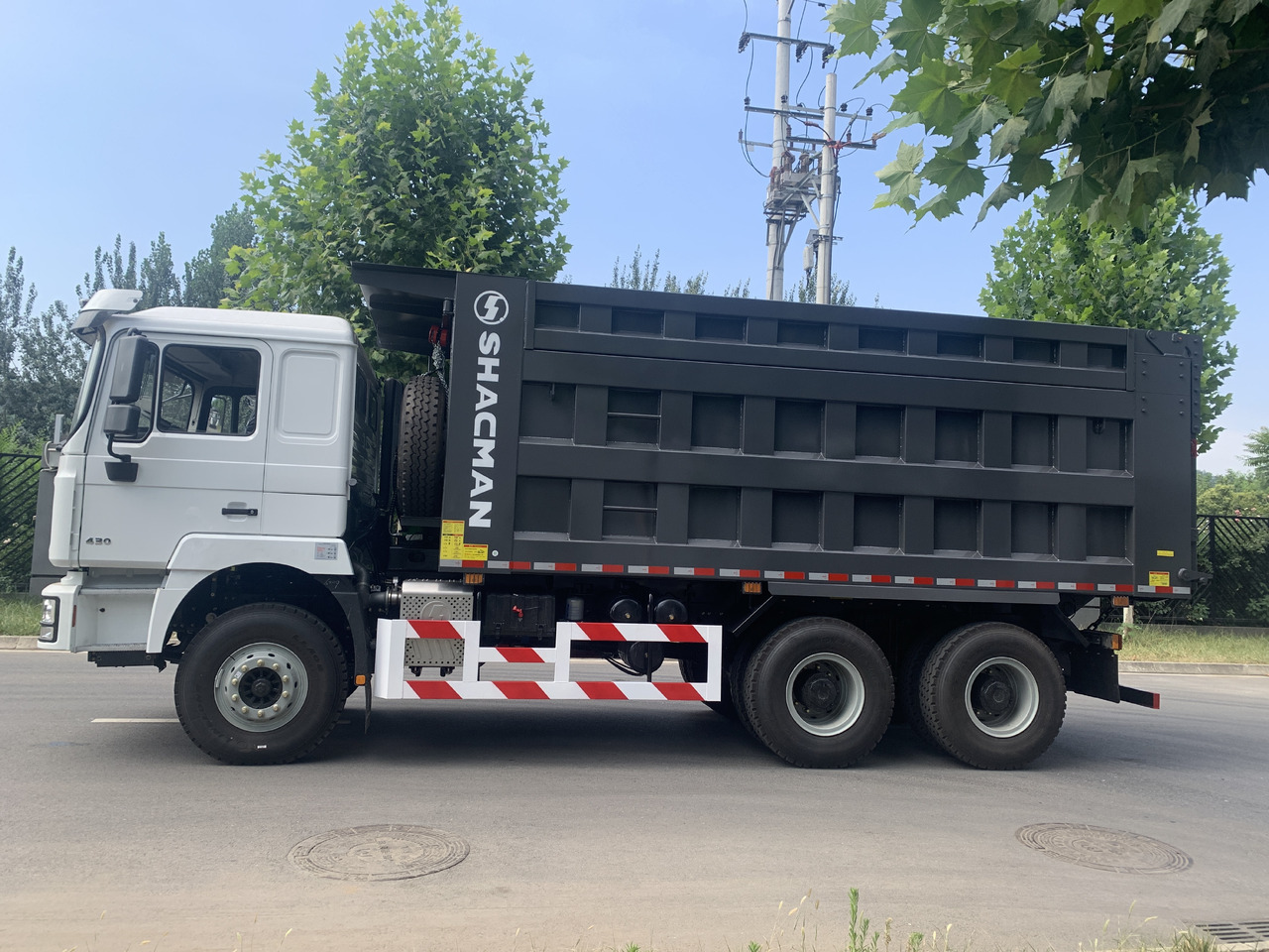Shacman 6*4 Dump Truck New Brand Click for Discount - Sklápěč: obrázek 5 Shacman 6*4 Dump Truck New Brand Click for Discount - Sklápěč: obrázek 5