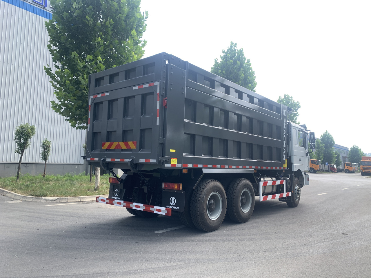 Shacman 6*4 Dump Truck New Brand Click for Discount - Sklápěč: obrázek 3 Shacman 6*4 Dump Truck New Brand Click for Discount - Sklápěč: obrázek 3