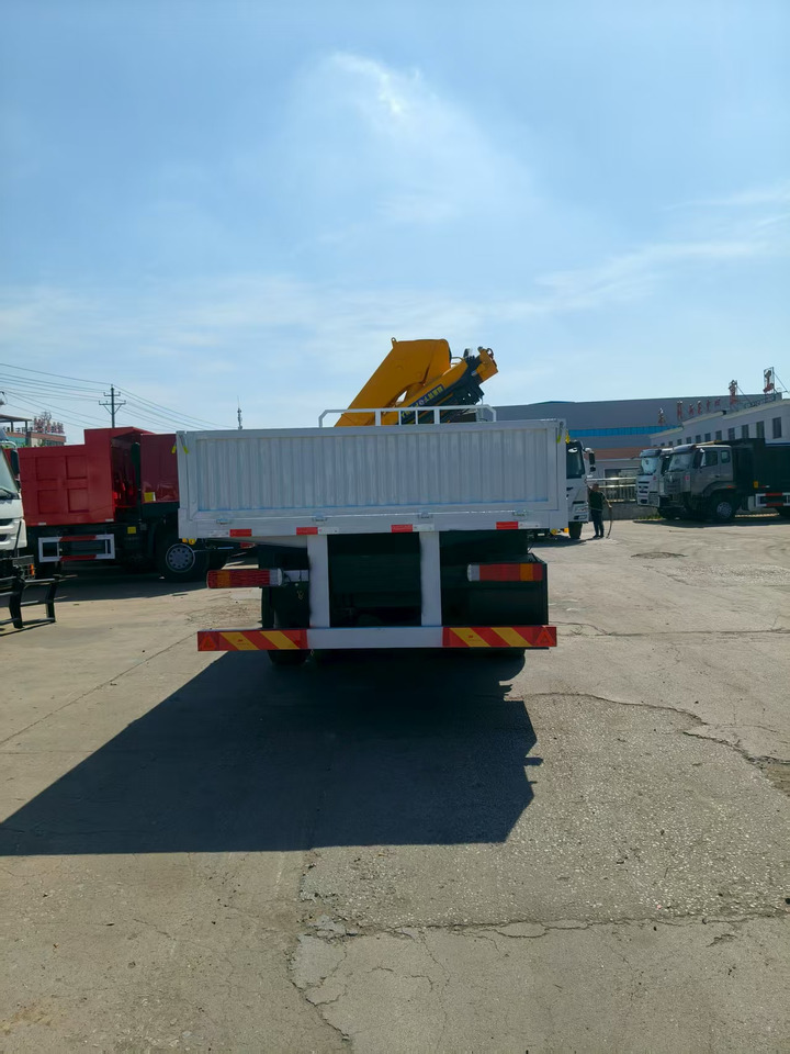 Shacman - Auto s hydraulickou rukou: obrázek 5 Shacman - Auto s hydraulickou rukou: obrázek 5