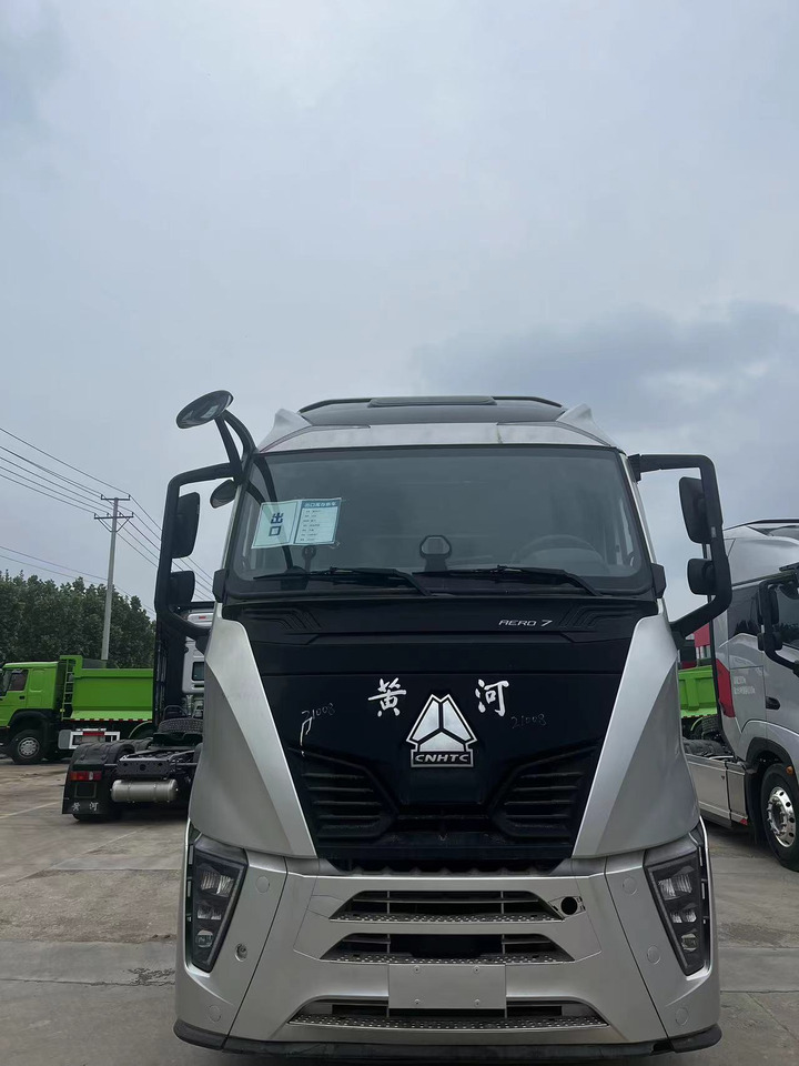 SINOTRUK Y1263 Huanghe X7 6X4 Automatic Tractor Unit - Stavební technika: obrázek 2 SINOTRUK Y1263 Huanghe X7 6X4 Automatic Tractor Unit - Stavební technika: obrázek 2