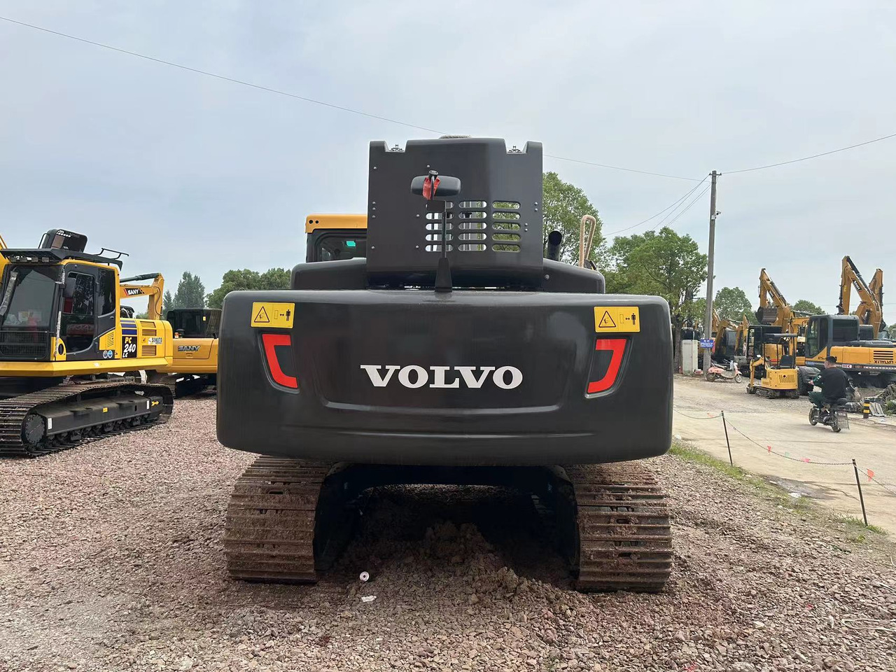 VOLVO Excavator EC240D Cilck for Discount - Rýpadlo: obrázek 5 VOLVO Excavator EC240D Cilck for Discount - Rýpadlo: obrázek 5