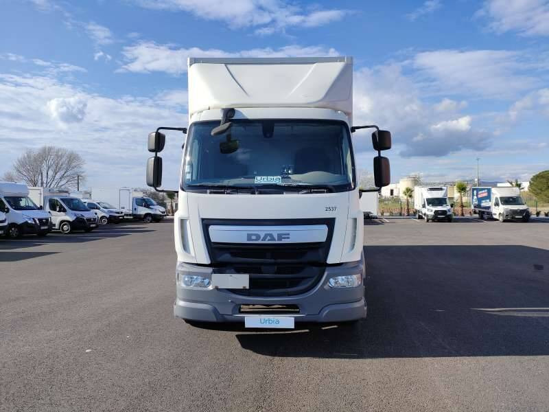 Camion Porteur 19 TONNES 280 CV HAYON PORTE RELEVANTE - Skříňový nákladní auto: obrázek 2 Camion Porteur 19 TONNES 280 CV HAYON PORTE RELEVANTE - Skříňový nákladní auto: obrázek 2