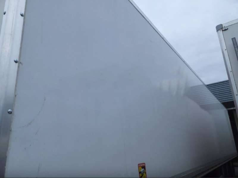 Semi-remorque 3 Essieux SEMI RECONDITONNEE -38 TONNES PORTE RELEVANTE - Skříňový návěs: obrázek 4 Semi-remorque 3 Essieux SEMI RECONDITONNEE -38 TONNES PORTE RELEVANTE - Skříňový návěs: obrázek 4