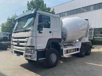 SINOTRUK Cement Mixer Truck for Sale in Zambia - Nákladní auto: obrázek 1 SINOTRUK Cement Mixer Truck for Sale in Zambia - Nákladní auto: obrázek 1