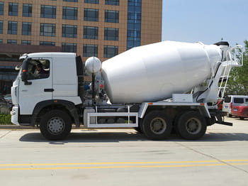 SINOTRUK Concrete Mixer Truck for Sale in Ghana - Nákladní auto: obrázek 5 SINOTRUK Concrete Mixer Truck for Sale in Ghana - Nákladní auto: obrázek 5