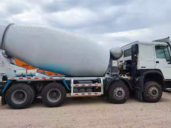SINOTRUK Concrete Truck for Sale in Mali - Nákladní auto: obrázek 2 SINOTRUK Concrete Truck for Sale in Mali - Nákladní auto: obrázek 2