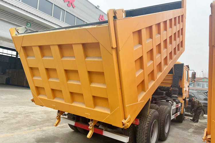 SHACMAN Shacman Cargo Truck for Sale in Kenya - Sklápěč: obrázek 5 SHACMAN Shacman Cargo Truck for Sale in Kenya - Sklápěč: obrázek 5