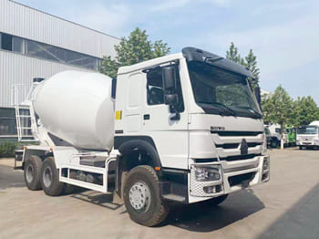 SINOTRUK Cement Mixer Truck for Sale in Zambia - Autodomíchávač: obrázek 2 SINOTRUK Cement Mixer Truck for Sale in Zambia - Autodomíchávač: obrázek 2