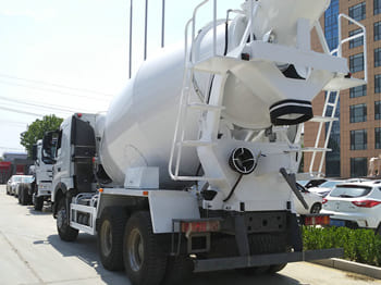 SINOTRUK Concrete Mixer Truck for Sale in Ghana - Autodomíchávač: obrázek 3 SINOTRUK Concrete Mixer Truck for Sale in Ghana - Autodomíchávač: obrázek 3