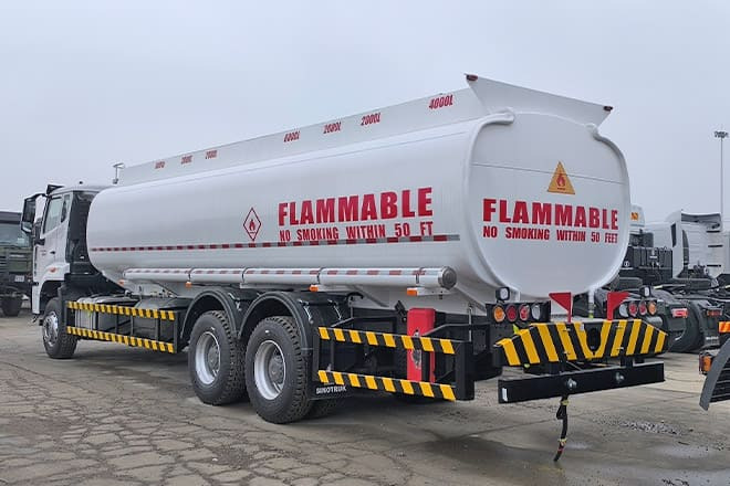 SINOTRUK Howo 380 Petrol Tanker Truck Price for Sale in Sierra Leone - Cisternové vozidlo: obrázek 3 SINOTRUK Howo 380 Petrol Tanker Truck Price for Sale in Sierra Leone - Cisternové vozidlo: obrázek 3