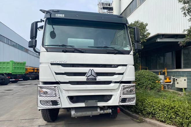 SINOTRUK Howo Stainless Steel Fuel Tanks for Trucks for Sale in Paraguay - Cisternové vozidlo: obrázek 3 SINOTRUK Howo Stainless Steel Fuel Tanks for Trucks for Sale in Paraguay - Cisternové vozidlo: obrázek 3