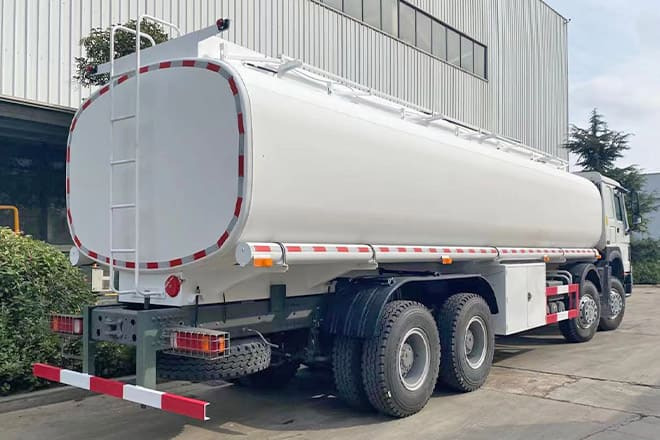 SINOTRUK Howo Stainless Steel Fuel Tanks for Trucks for Sale in Paraguay - Cisternové vozidlo: obrázek 2 SINOTRUK Howo Stainless Steel Fuel Tanks for Trucks for Sale in Paraguay - Cisternové vozidlo: obrázek 2