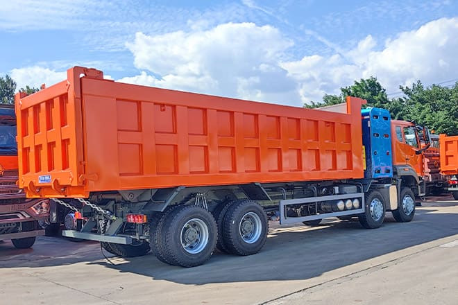 SINOTRUK Sinotruk Howo 8x4 Tipper Trucks for Sale in Ghana - Sklápěč: obrázek 2 SINOTRUK Sinotruk Howo 8x4 Tipper Trucks for Sale in Ghana - Sklápěč: obrázek 2
