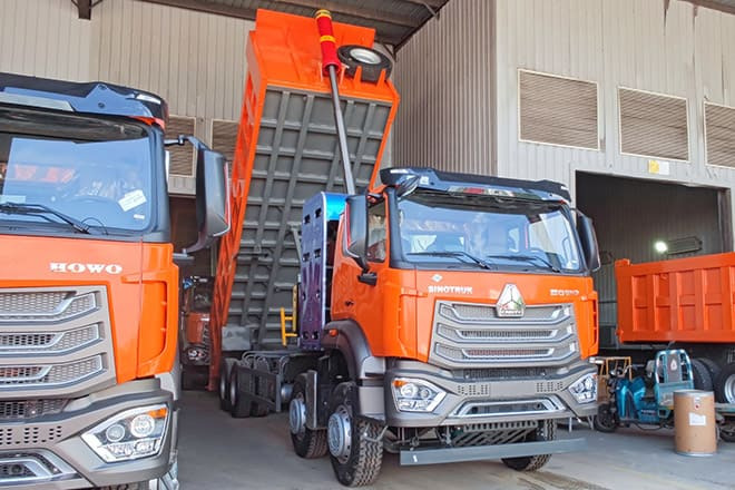 SINOTRUK Sinotruk Howo 8x4 Tipper Trucks for Sale in Ghana - Sklápěč: obrázek 1 SINOTRUK Sinotruk Howo 8x4 Tipper Trucks for Sale in Ghana - Sklápěč: obrázek 1