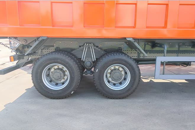SINOTRUK Sinotruk Howo 8x4 Tipper Trucks for Sale in Ghana - Sklápěč: obrázek 4 SINOTRUK Sinotruk Howo 8x4 Tipper Trucks for Sale in Ghana - Sklápěč: obrázek 4