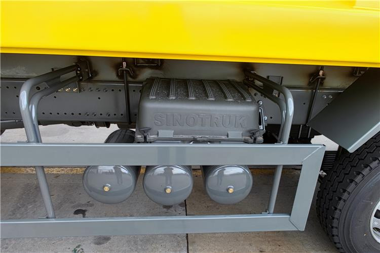 SINOTRUK Used Howo 430hp 8x4 Tipper Truck Price In Mali - Sklápěč: obrázek 5 SINOTRUK Used Howo 430hp 8x4 Tipper Truck Price In Mali - Sklápěč: obrázek 5