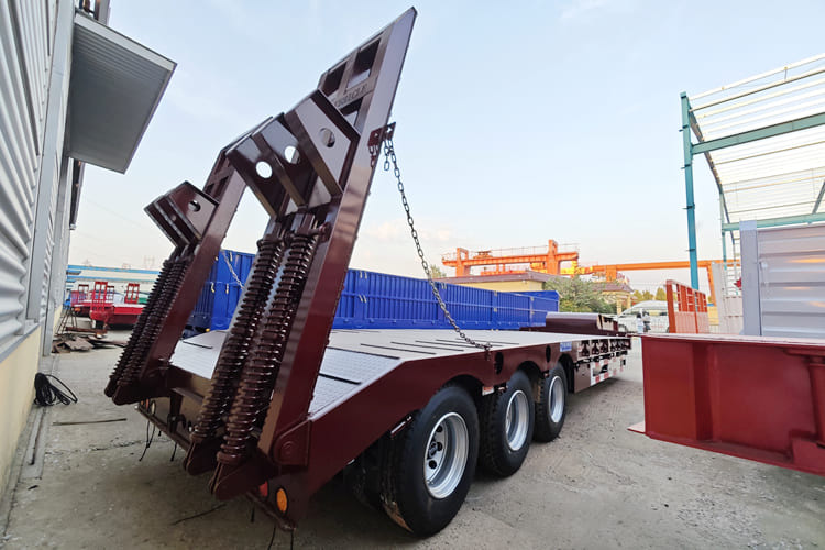 TITAN 3 Axle Low Bed Trailer for Sale in Saudi Arabia - Podvalníkový návěs: obrázek 2 TITAN 3 Axle Low Bed Trailer for Sale in Saudi Arabia - Podvalníkový návěs: obrázek 2