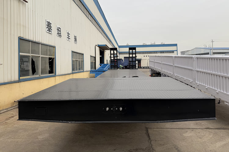 TITAN 4 Axle Lowbed Trailer for Sale in Mali - Podvalníkový návěs: obrázek 3 TITAN 4 Axle Lowbed Trailer for Sale in Mali - Podvalníkový návěs: obrázek 3