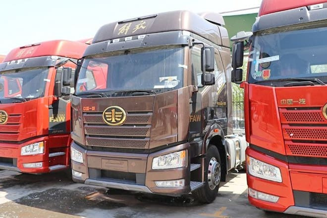 FAW Faw J6P 6X4 Tractor Head for Sale in Angola - Tahač: obrázek 1 FAW Faw J6P 6X4 Tractor Head for Sale in Angola - Tahač: obrázek 1