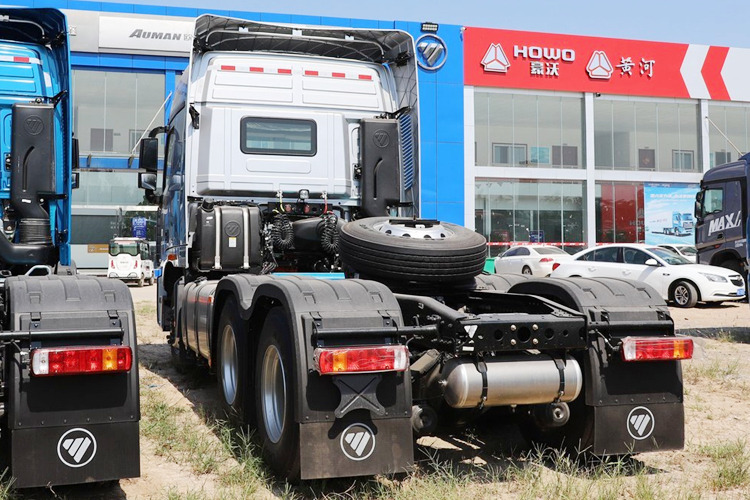 FOTON Foton 6x4 Tractor Head for Sale in Tanzania - Tahač: obrázek 4 FOTON Foton 6x4 Tractor Head for Sale in Tanzania - Tahač: obrázek 4