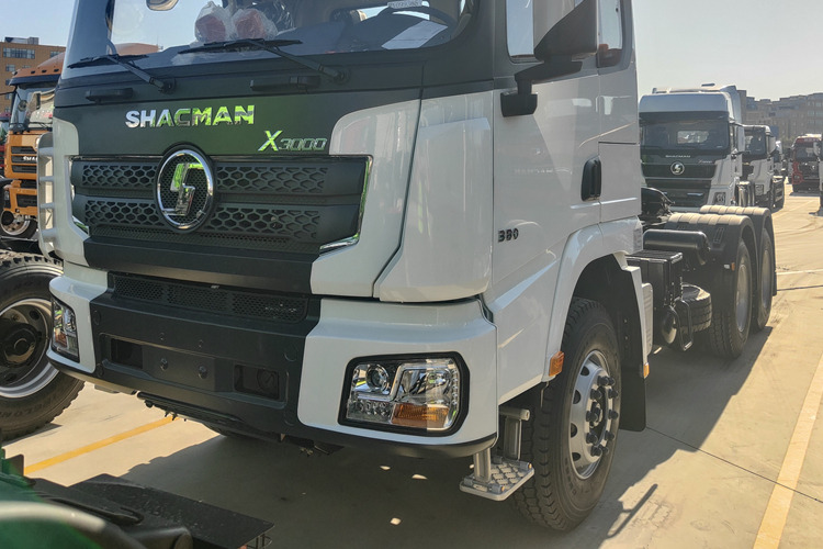 SHACMAN Second Hand Shacman Tractor Trailer for Sale in Malawi - Tahač: obrázek 2 SHACMAN Second Hand Shacman Tractor Trailer for Sale in Malawi - Tahač: obrázek 2