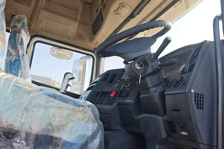 SHACMAN X3000 Shacman Truck Tractor for Sale in Guyana - Tahač: obrázek 4 SHACMAN X3000 Shacman Truck Tractor for Sale in Guyana - Tahač: obrázek 4