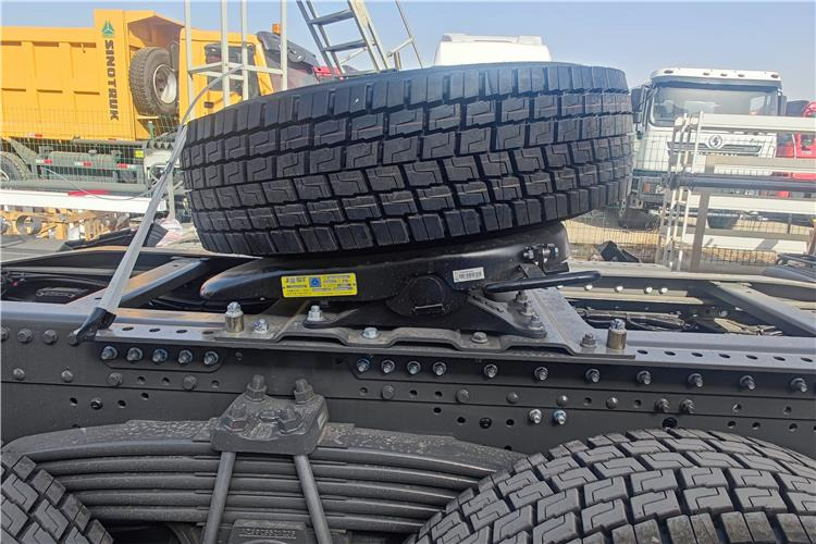 SINOTRUK Howo 6x4 Truck Price 380 HP Tractor Head for Sale In Zambia - Tahač: obrázek 5 SINOTRUK Howo 6x4 Truck Price 380 HP Tractor Head for Sale In Zambia - Tahač: obrázek 5