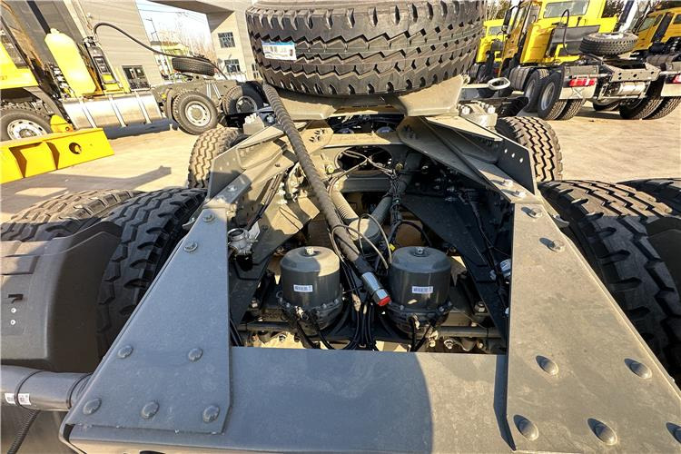 SINOTRUK Howo New Model 371 HP Truck Head for Sale In Zambia - Tahač: obrázek 5 SINOTRUK Howo New Model 371 HP Truck Head for Sale In Zambia - Tahač: obrázek 5
