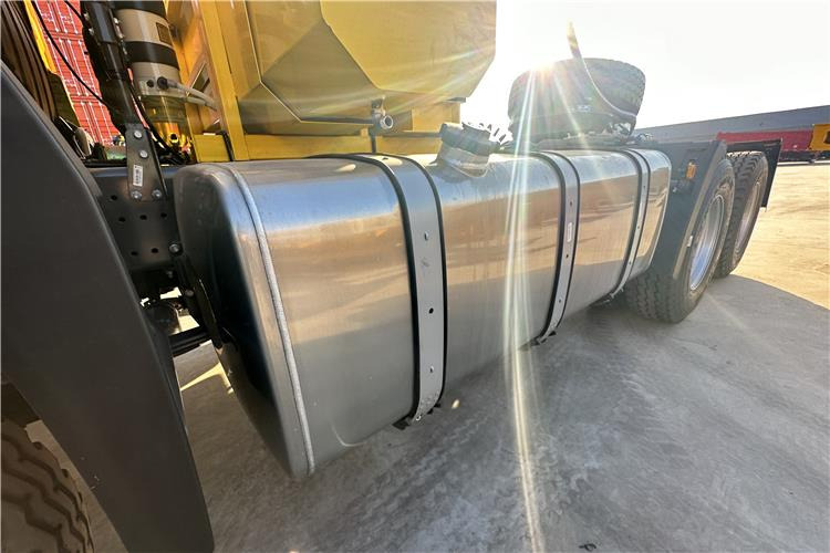 SINOTRUK Howo New Model 371 HP Truck Head for Sale In Zambia - Tahač: obrázek 3 SINOTRUK Howo New Model 371 HP Truck Head for Sale In Zambia - Tahač: obrázek 3