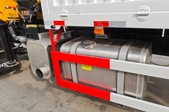 XCMG Folding Boom Truck Crane for Sale in Mexico - Auto s hydraulickou rukou: obrázek 5 XCMG Folding Boom Truck Crane for Sale in Mexico - Auto s hydraulickou rukou: obrázek 5