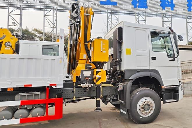 XCMG Folding Boom Truck Crane for Sale in Mexico - Auto s hydraulickou rukou: obrázek 3 XCMG Folding Boom Truck Crane for Sale in Mexico - Auto s hydraulickou rukou: obrázek 3