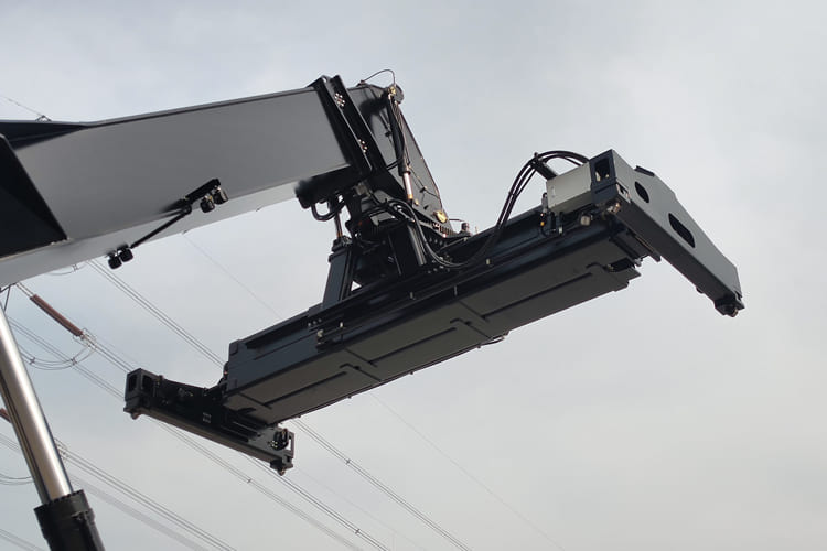 XCMG Reach Stacker Container Handler for sale in Malawi - Kontejnerový manipulátor: obrázek 5 XCMG Reach Stacker Container Handler for sale in Malawi - Kontejnerový manipulátor: obrázek 5