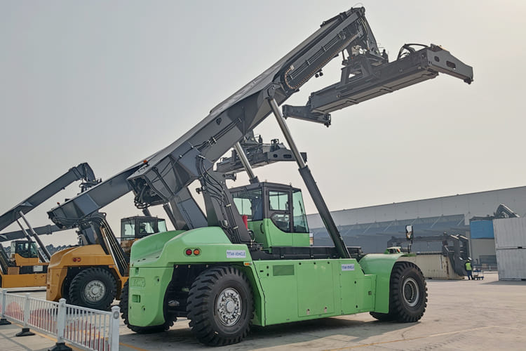 XCMG Reach Stacker Price for Sale in Guyana - Kontejnerový manipulátor: obrázek 2 XCMG Reach Stacker Price for Sale in Guyana - Kontejnerový manipulátor: obrázek 2