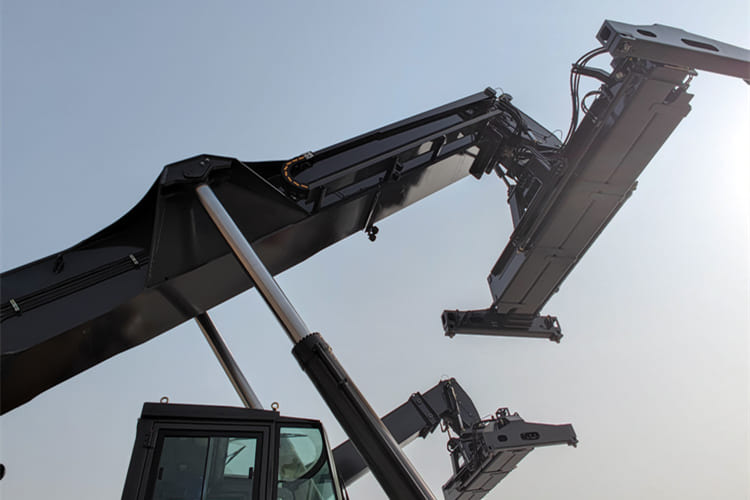 XCMG Reach Stacker Price for Sale in Guyana - Kontejnerový manipulátor: obrázek 5 XCMG Reach Stacker Price for Sale in Guyana - Kontejnerový manipulátor: obrázek 5