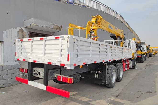 XCMG Truck Mounted Crane for Sale in Algeria - Auto s hydraulickou rukou: obrázek 5 XCMG Truck Mounted Crane for Sale in Algeria - Auto s hydraulickou rukou: obrázek 5