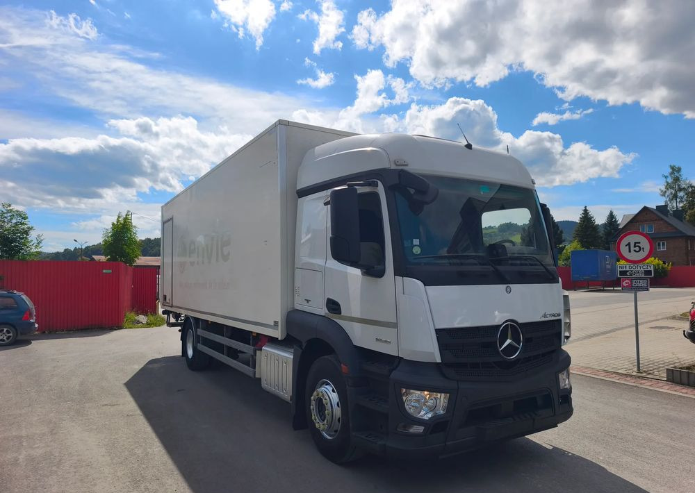 Mercedes-Benz ACTROS 18.360 kontener 18 p , winda - Skříňový nákladní auto: obrázek 1 Mercedes-Benz ACTROS 18.360 kontener 18 p , winda - Skříňový nákladní auto: obrázek 1