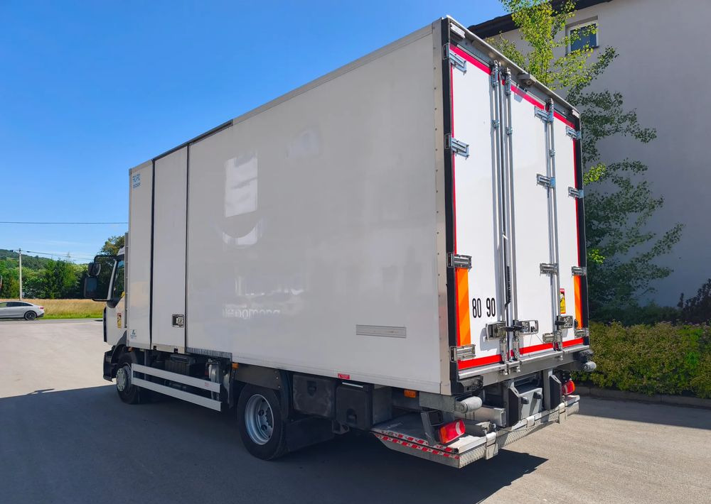 Renault GAMA D 12.210 chłodnia izoterma 14 palet poduszka - Chladírenský nákladní automobil: obrázek 2 Renault GAMA D 12.210 chłodnia izoterma 14 palet poduszka - Chladírenský nákladní automobil: obrázek 2