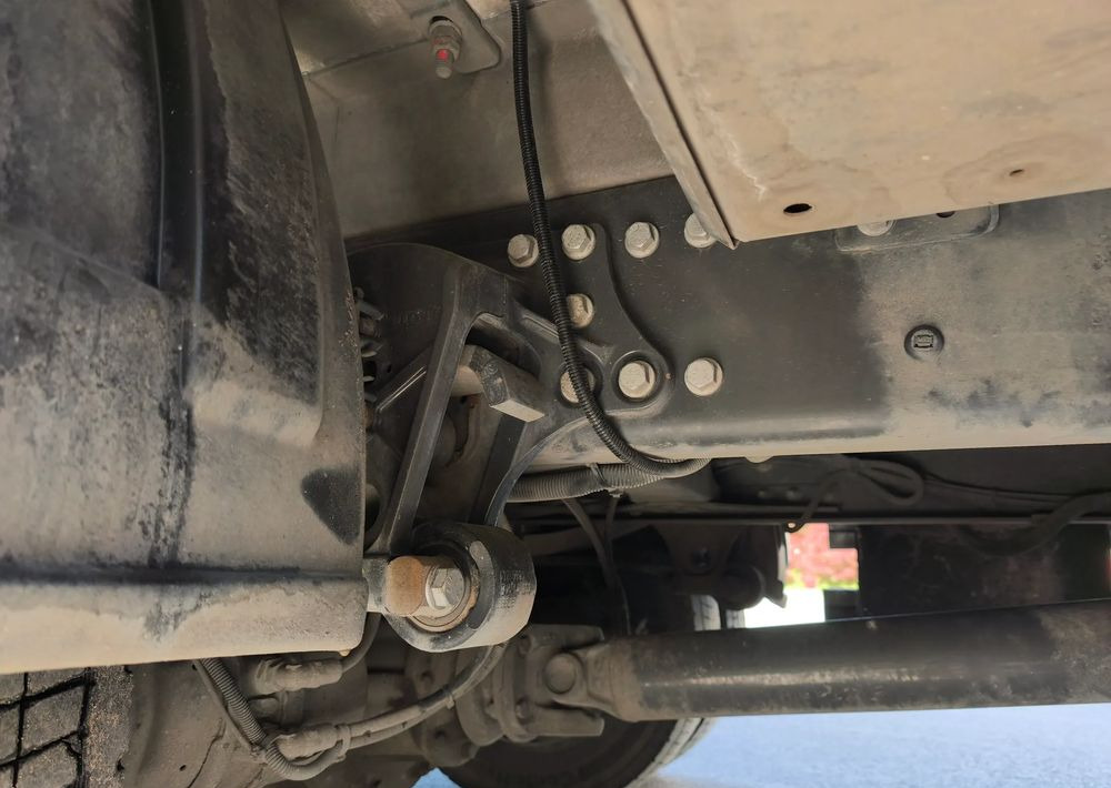 Renault GAMA D 12.210 chłodnia izoterma 14 palet poduszka - Chladírenský nákladní automobil: obrázek 4 Renault GAMA D 12.210 chłodnia izoterma 14 palet poduszka - Chladírenský nákladní automobil: obrázek 4