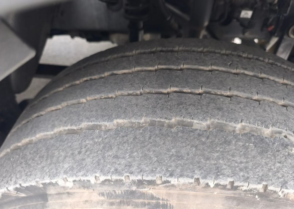 Renault GAMA D 14.210 chłodnia izoterma 16 palet poduszka - Chladírenský nákladní automobil: obrázek 5 Renault GAMA D 14.210 chłodnia izoterma 16 palet poduszka - Chladírenský nákladní automobil: obrázek 5