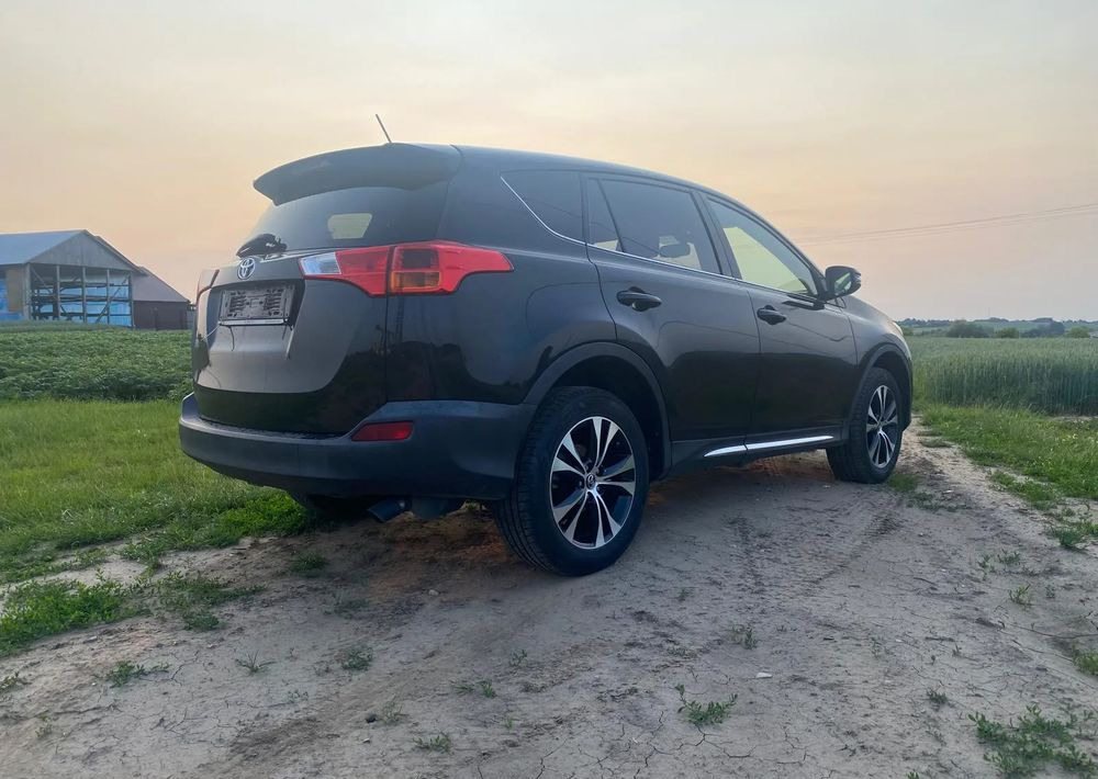 Toyota RAV4 2.0 D-4D 4x4 - SUV: obrázek 2 Toyota RAV4 2.0 D-4D 4x4 - SUV: obrázek 2