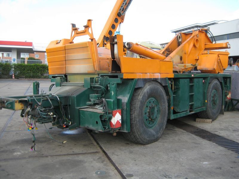 Tadano Faun ATF 30-2 for parts - Autojeřáb: obrázek 2 Tadano Faun ATF 30-2 for parts - Autojeřáb: obrázek 2