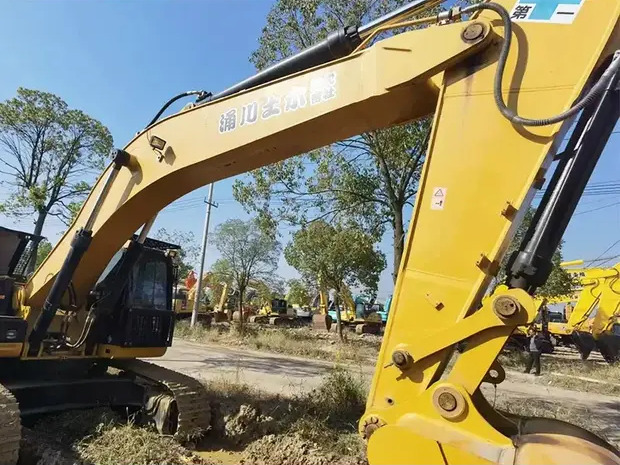 2022 Caterpillar 330D - Pásové rýpadlo: obrázek 4 2022 Caterpillar 330D - Pásové rýpadlo: obrázek 4