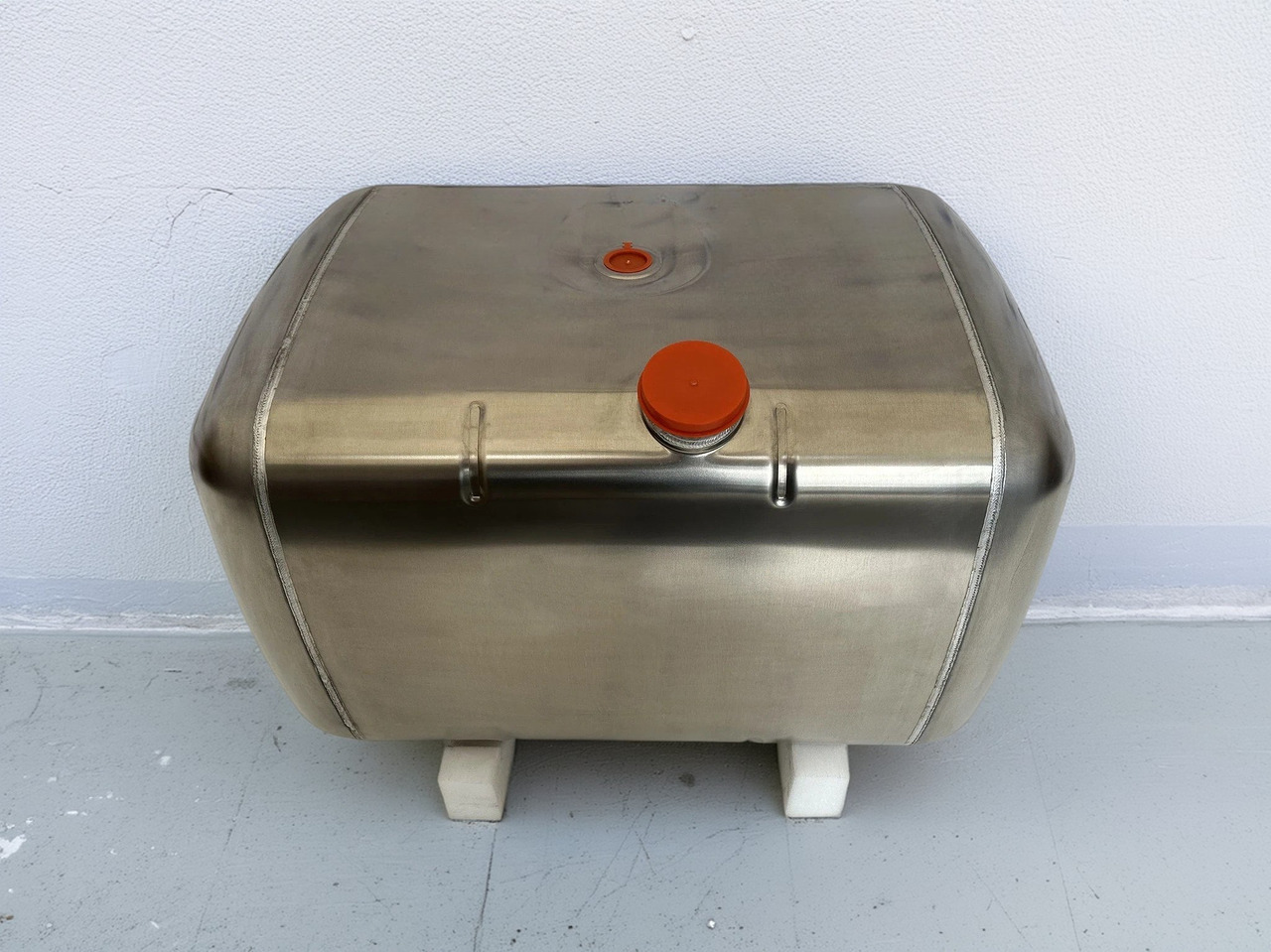 MERCEDES-BENZ - Palivová nádrž: obrázek 1 MERCEDES-BENZ - Palivová nádrž: obrázek 1