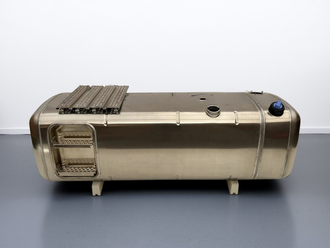 MERCEDES-BENZ - Palivová nádrž: obrázek 1 MERCEDES-BENZ - Palivová nádrž: obrázek 1