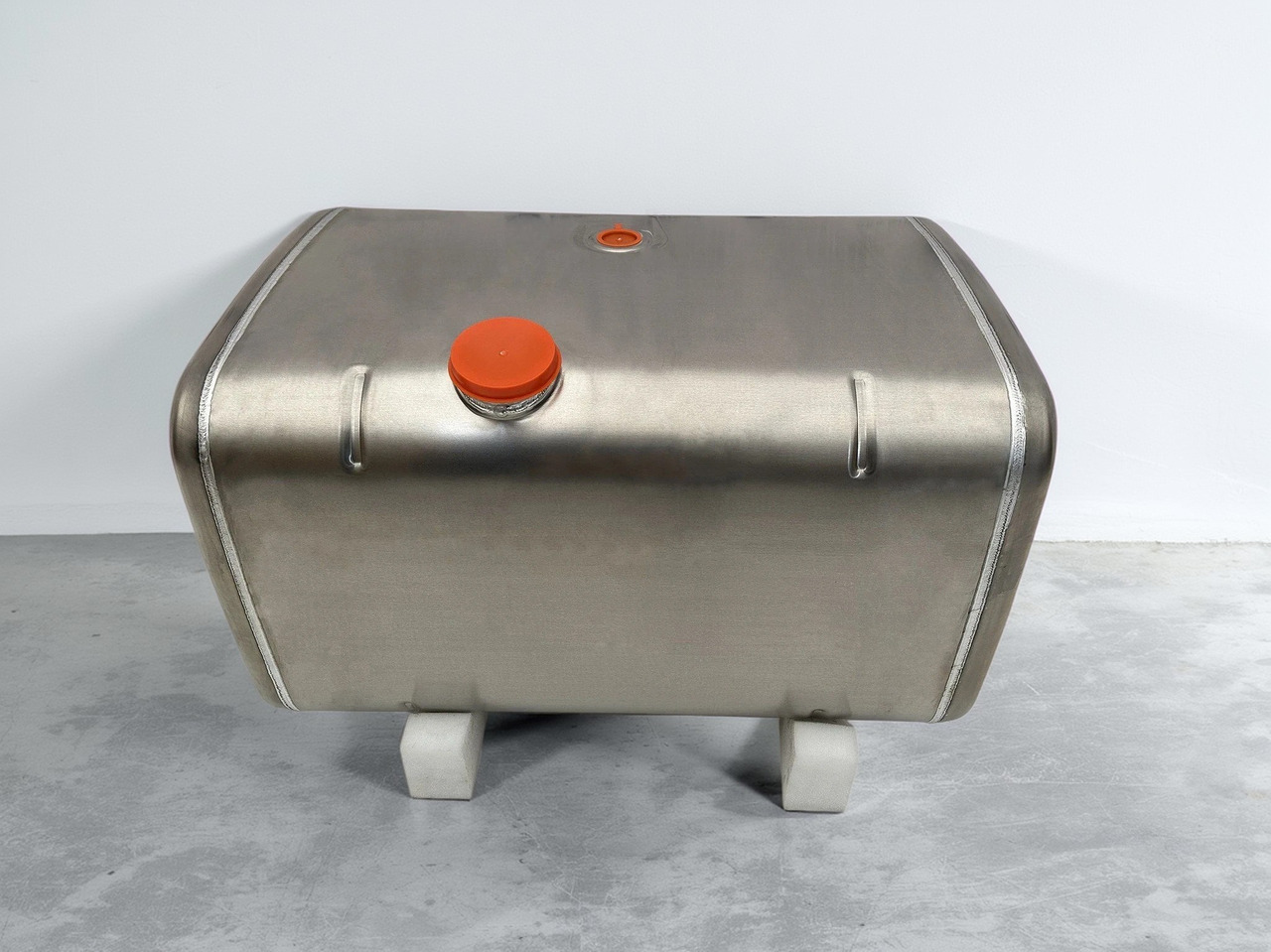 MERCEDES-BENZ - Palivová nádrž: obrázek 1 MERCEDES-BENZ - Palivová nádrž: obrázek 1