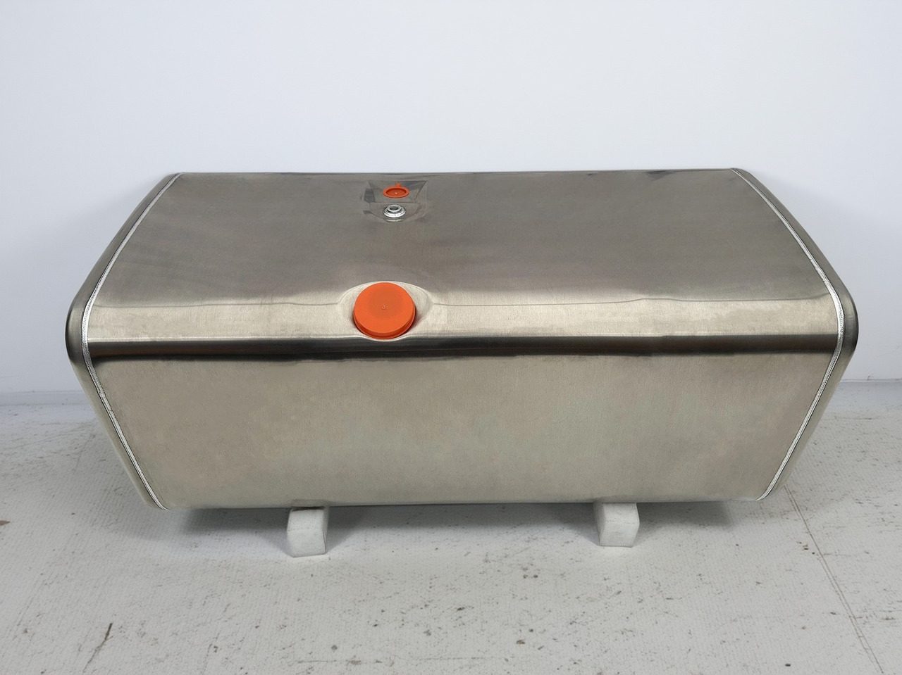 SCANIA - Palivová nádrž: obrázek 1 SCANIA - Palivová nádrž: obrázek 1