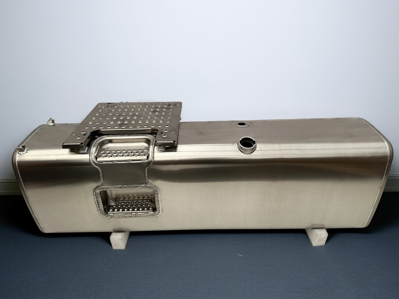 VOLVO - Palivová nádrž: obrázek 1 VOLVO - Palivová nádrž: obrázek 1